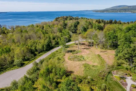 7 Highfields Lane Northport ME 04849