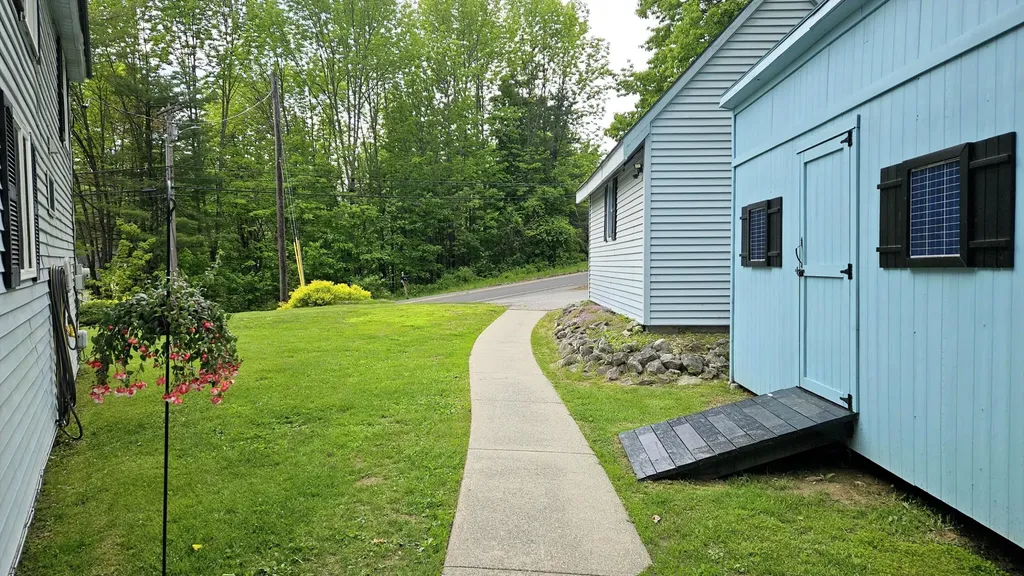 77 Maple Street Farmingdale ME 04344