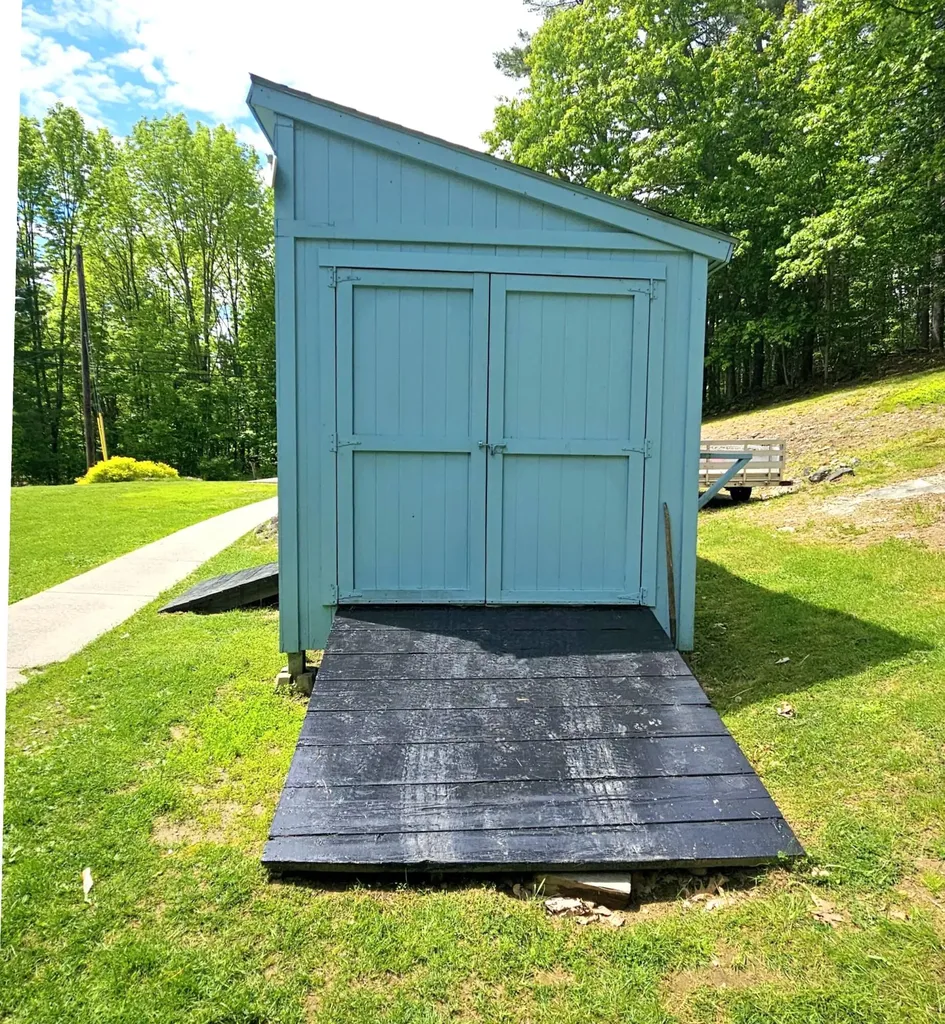 77 Maple Street Farmingdale ME 04344