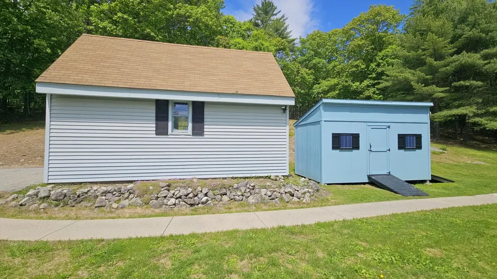 77 Maple Street Farmingdale ME 04344