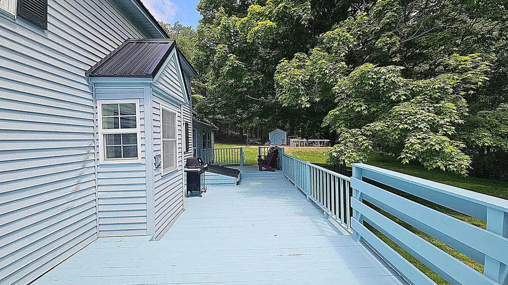 77 Maple Street Farmingdale ME 04344