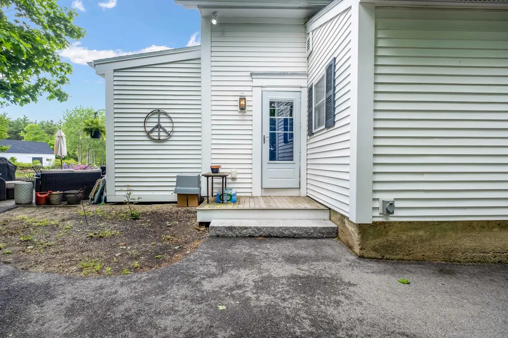 23 Adams Drive Kittery ME 03904