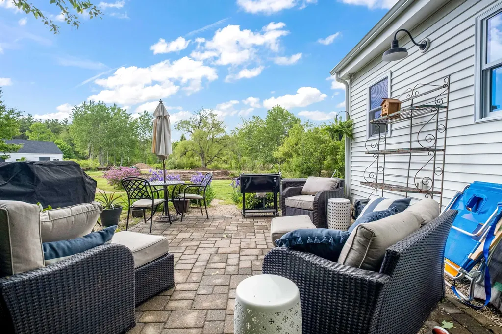 23 Adams Drive Kittery ME 03904