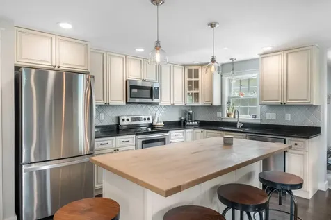 23 Adams Drive Kittery ME 03904