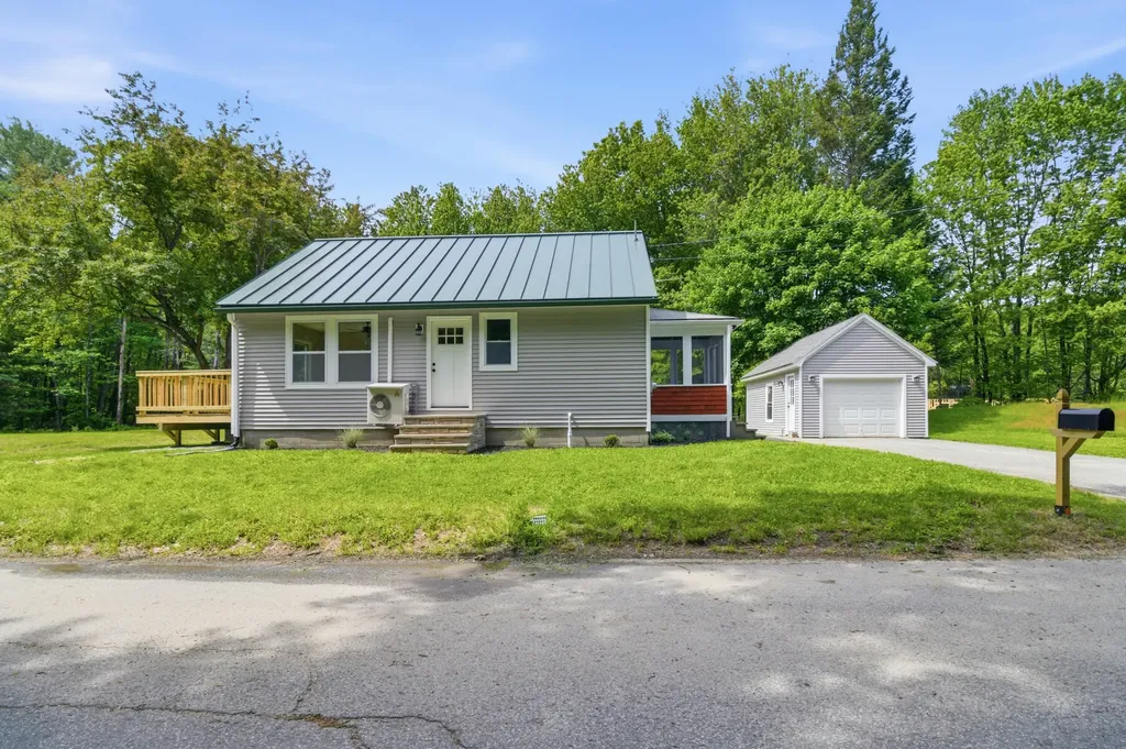 27 Rockhill Avenue Auburn ME 04210