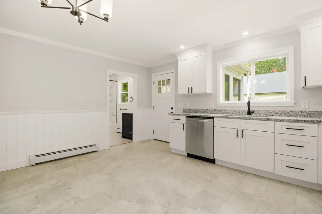 27 Rockhill Avenue Auburn ME 04210