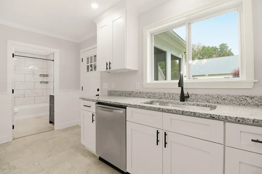 27 Rockhill Avenue Auburn ME 04210