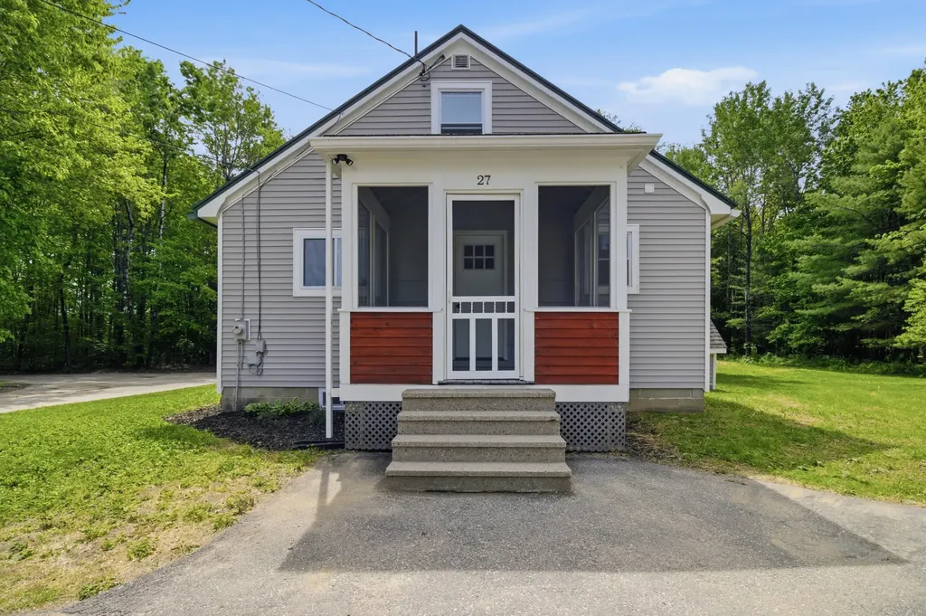 27 Rockhill Avenue Auburn ME 04210