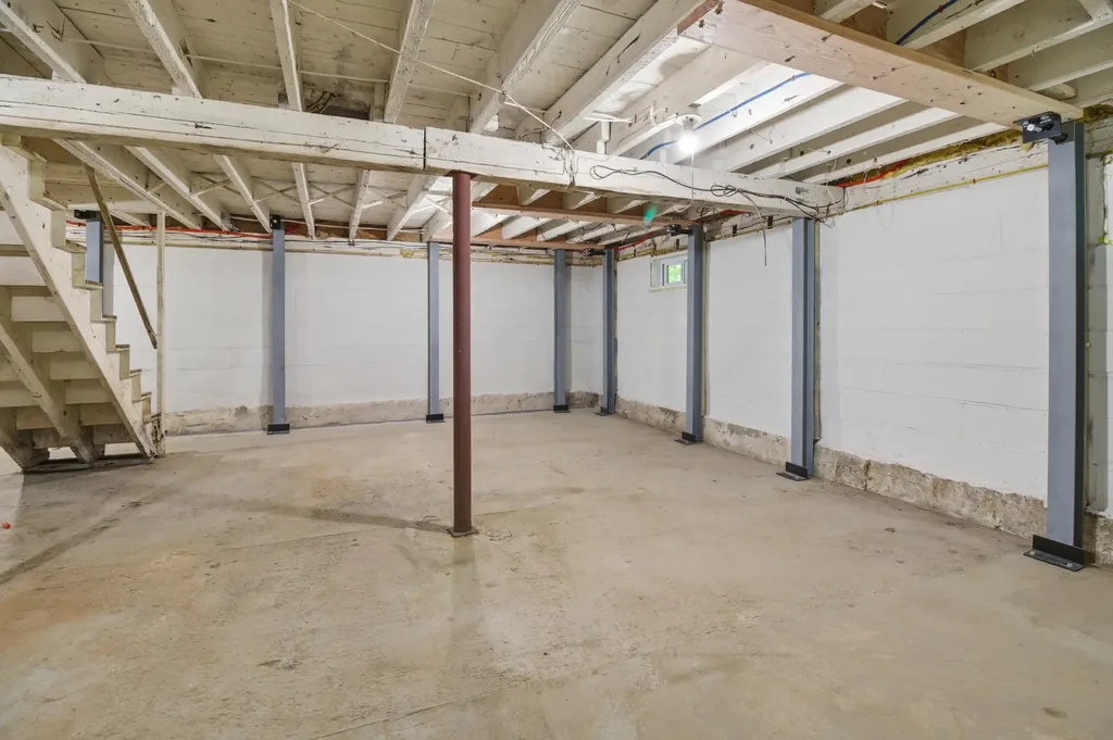 27 Rockhill Avenue Auburn ME 04210