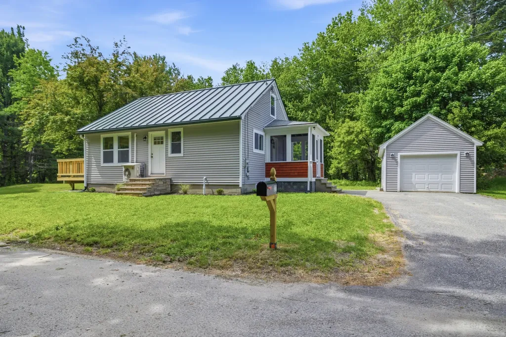 27 Rockhill Avenue Auburn ME 04210