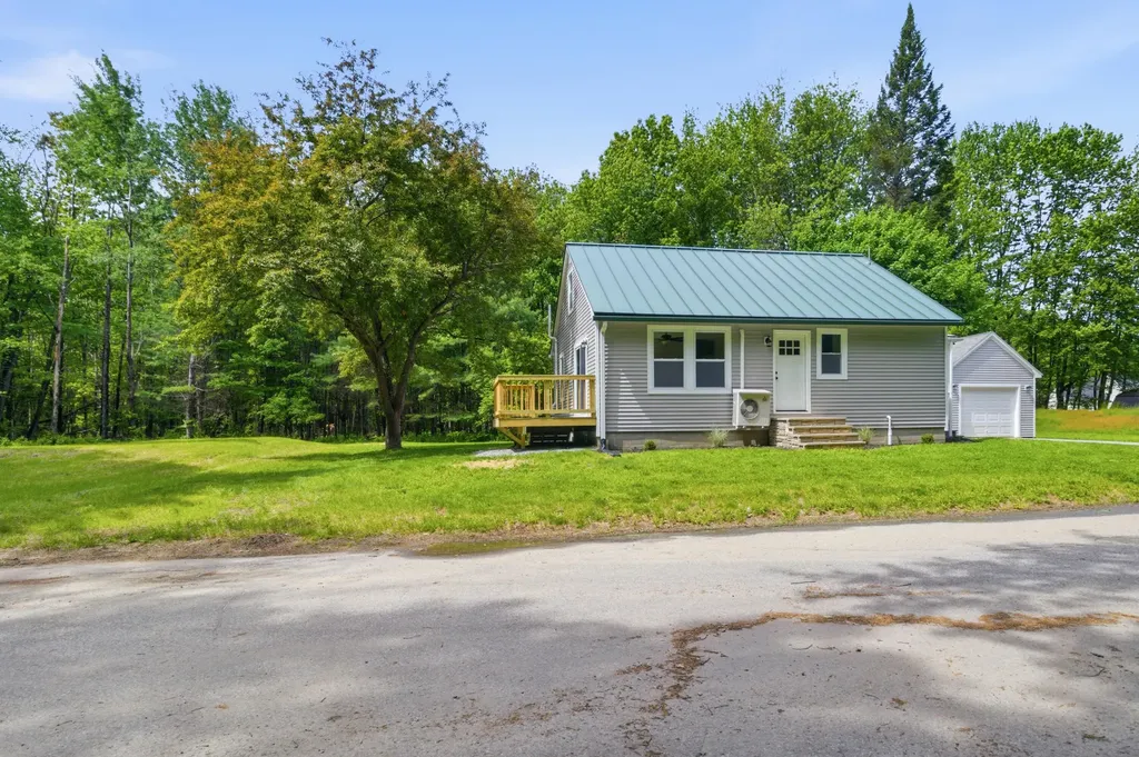27 Rockhill Avenue Auburn ME 04210