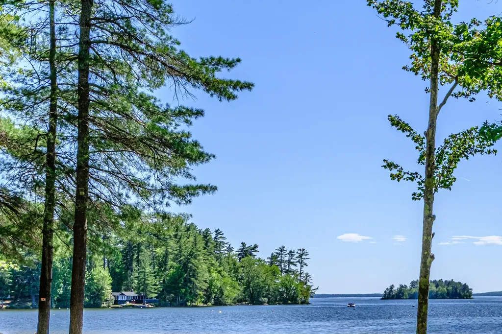 10 Jones Road Raymond ME 04071
