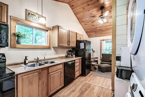 10 Jones Road Raymond ME 04071