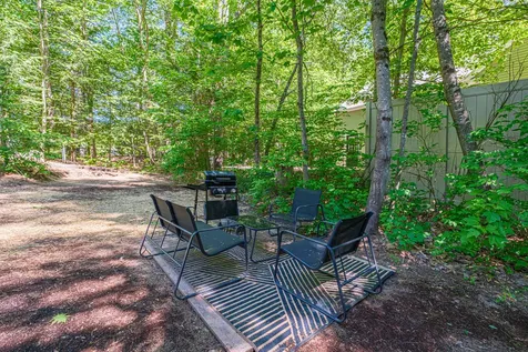 10 Jones Road Raymond ME 04071