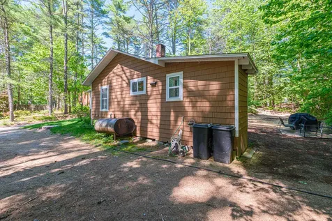 10 Jones Road Raymond ME 04071