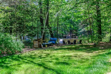 10 Jones Road Raymond ME 04071
