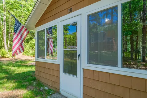 10 Jones Road Raymond ME 04071