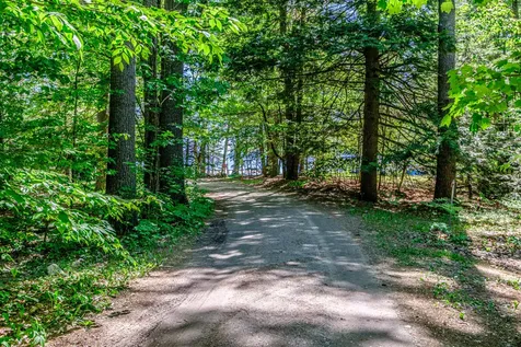 10 Jones Road Raymond ME 04071