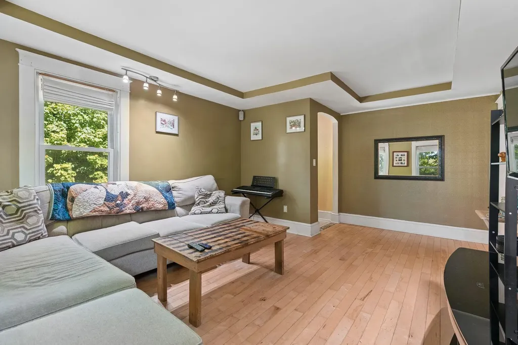 17 High Street Augusta ME 04330