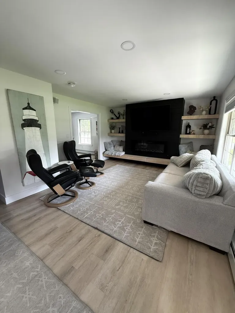 25 Constitution Avenue Hampden ME 04444