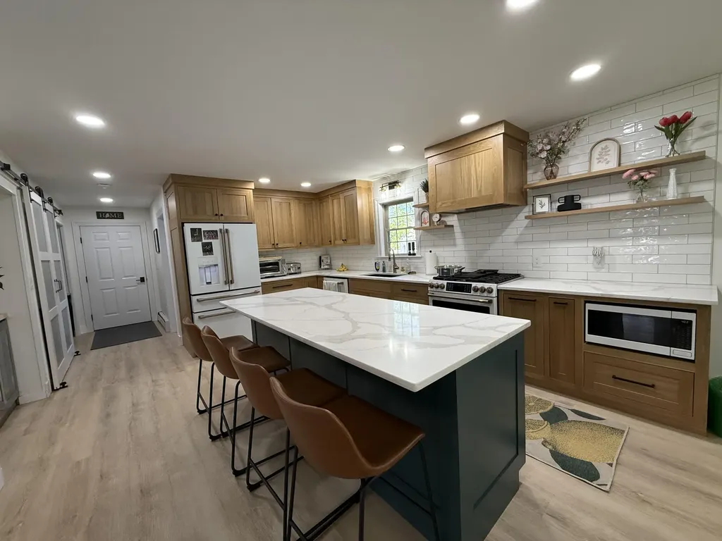 25 Constitution Avenue Hampden ME 04444