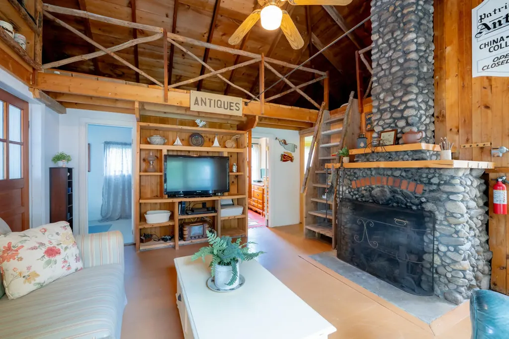 24 Brave Lane Limington ME 04049