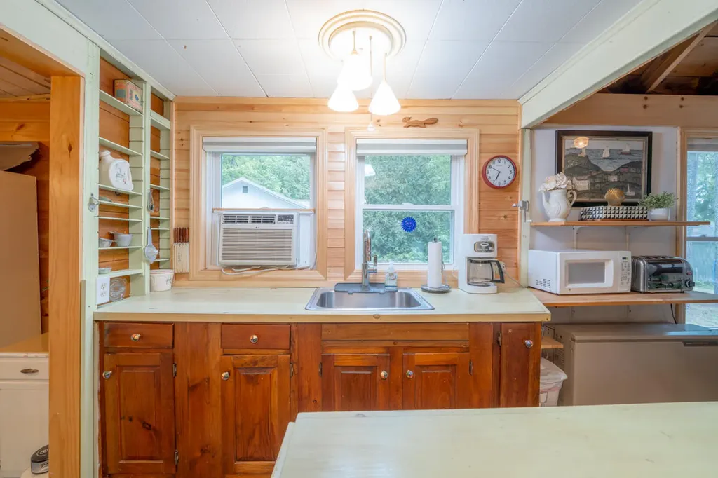24 Brave Lane Limington ME 04049
