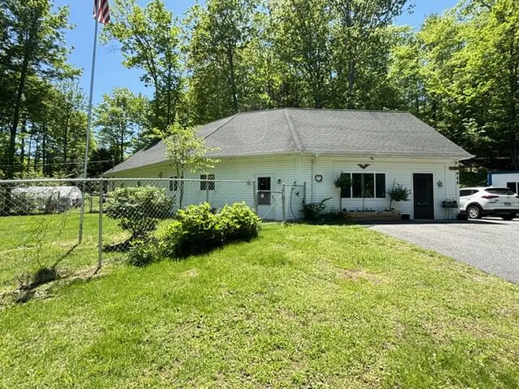 928 Main Street Wayne ME 04284