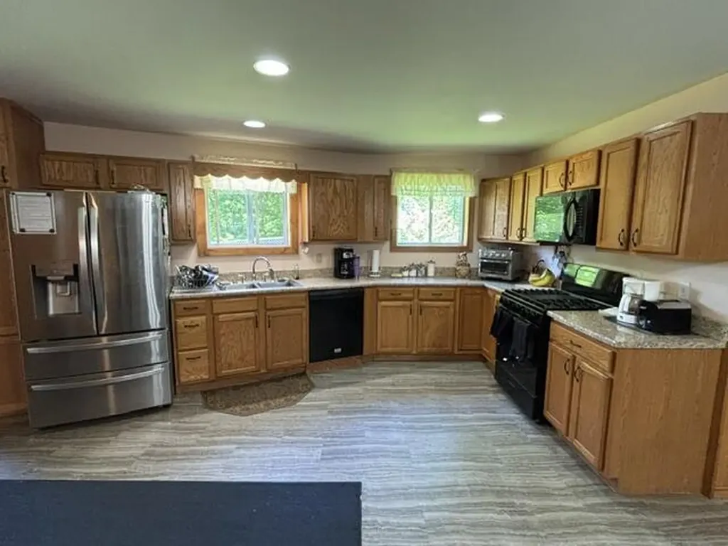 928 Main Street Wayne ME 04284