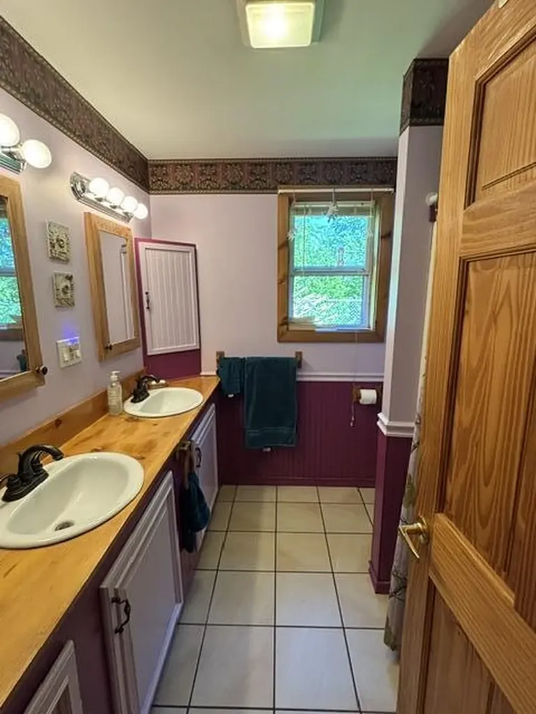 928 Main Street Wayne ME 04284