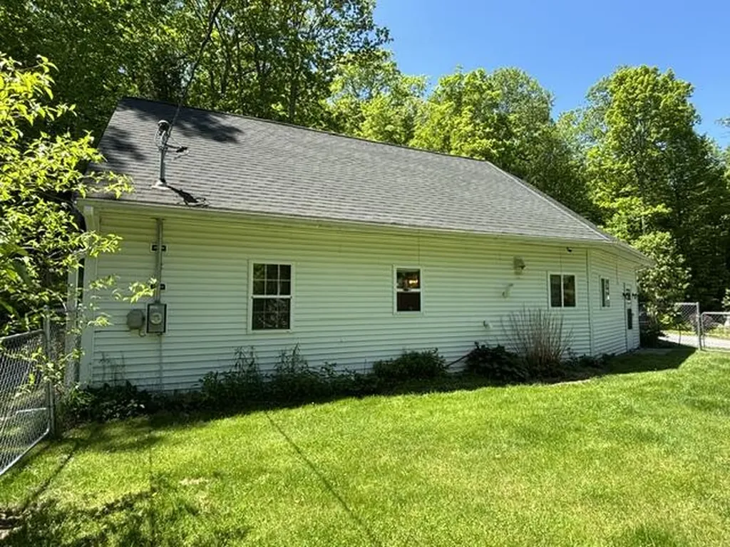 928 Main Street Wayne ME 04284