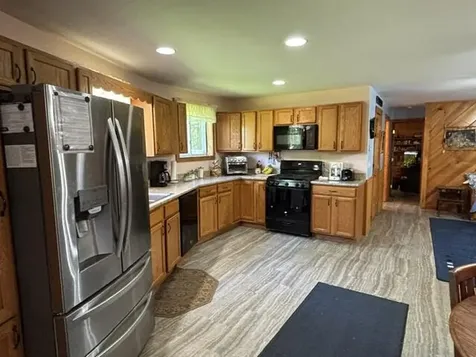 928 Main Street Wayne ME 04284