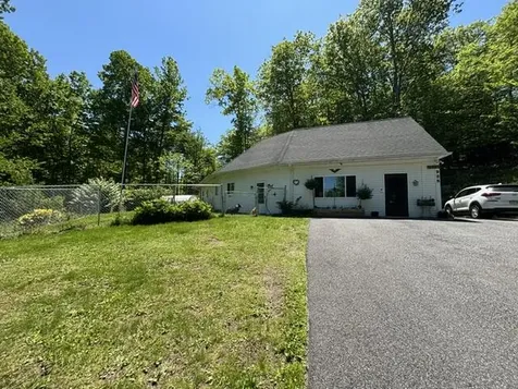 928 Main Street Wayne ME 04284