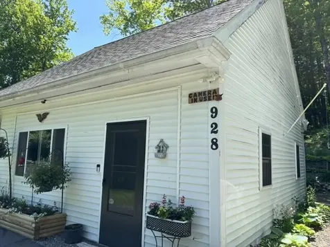 928 Main Street Wayne ME 04284