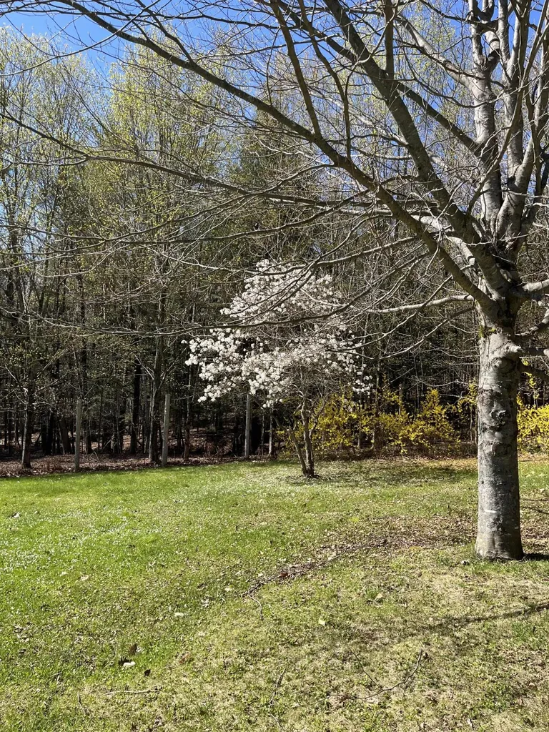 12 Perkins Lane Hallowell ME 04347