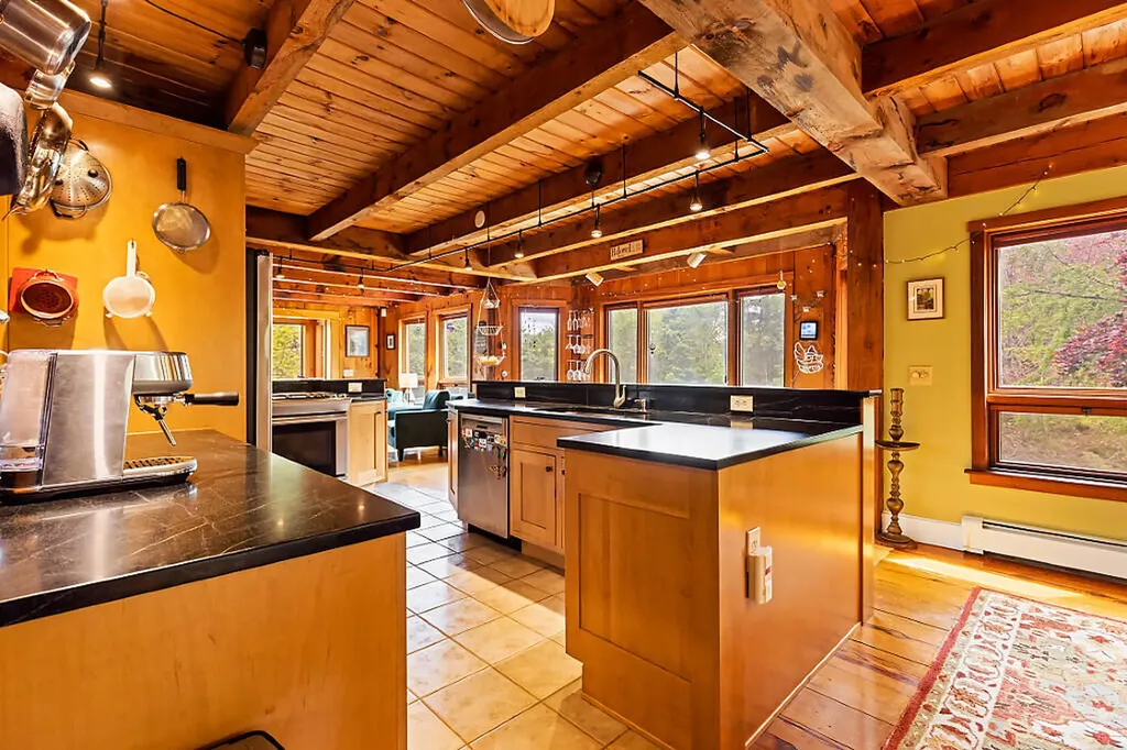 12 Perkins Lane Hallowell ME 04347