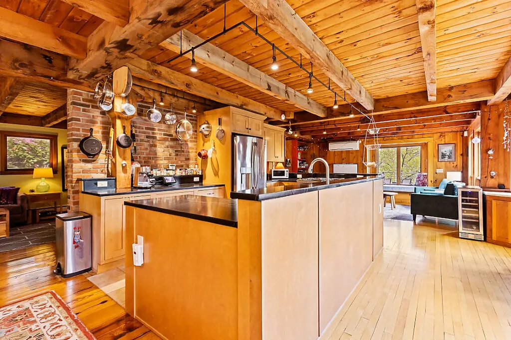 12 Perkins Lane Hallowell ME 04347