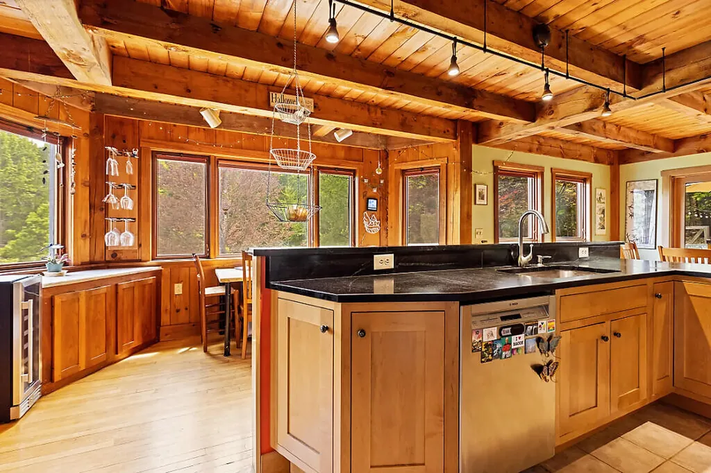 12 Perkins Lane Hallowell ME 04347