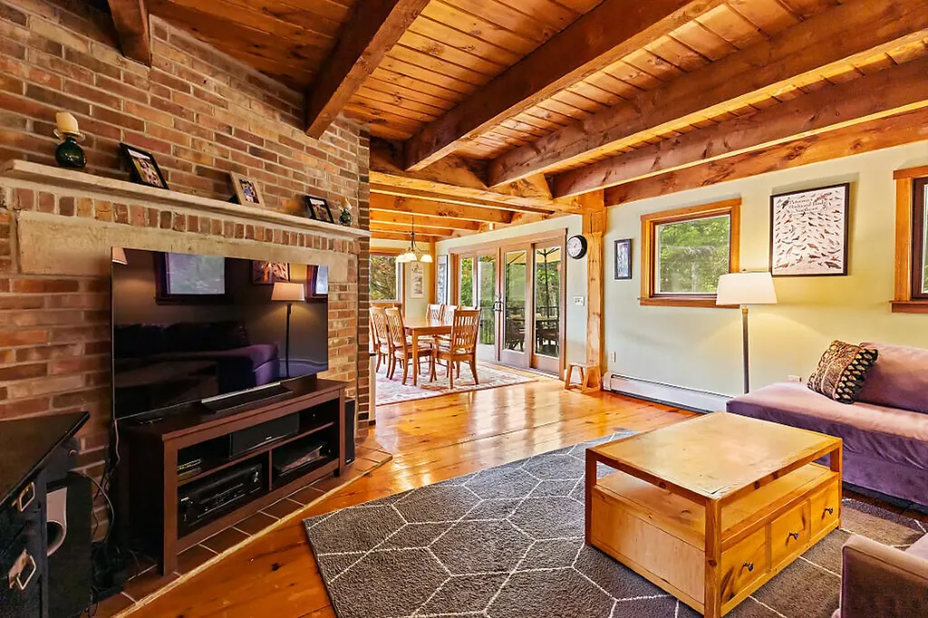 12 Perkins Lane Hallowell ME 04347