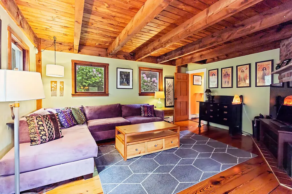 12 Perkins Lane Hallowell ME 04347