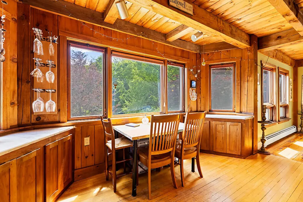 12 Perkins Lane Hallowell ME 04347