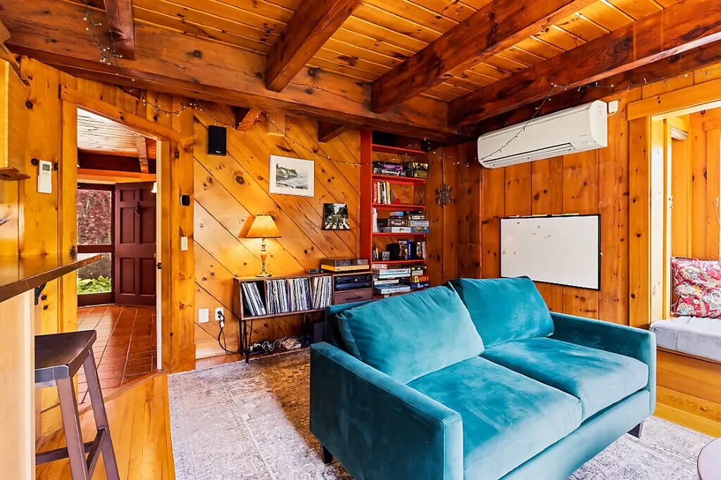 12 Perkins Lane Hallowell ME 04347