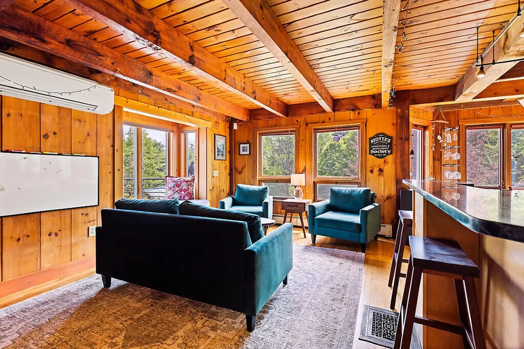 12 Perkins Lane Hallowell ME 04347