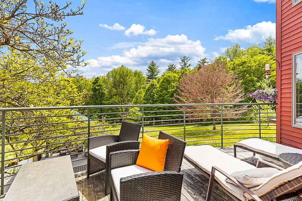 12 Perkins Lane Hallowell ME 04347