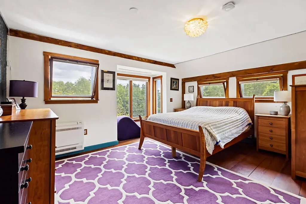 12 Perkins Lane Hallowell ME 04347