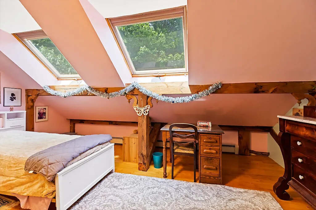 12 Perkins Lane Hallowell ME 04347