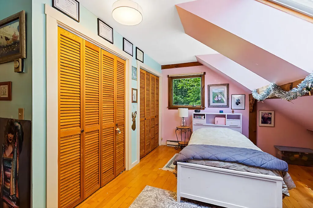12 Perkins Lane Hallowell ME 04347