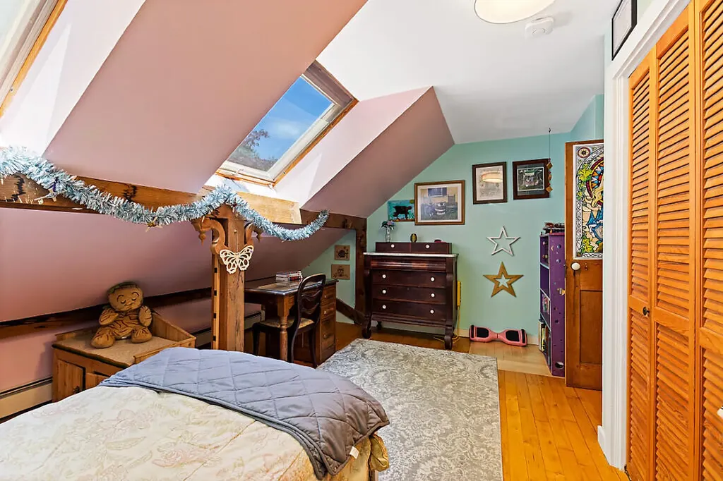 12 Perkins Lane Hallowell ME 04347