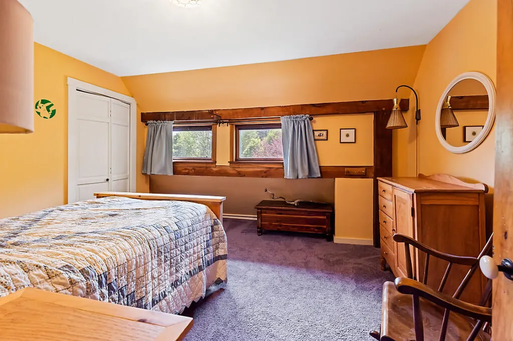 12 Perkins Lane Hallowell ME 04347