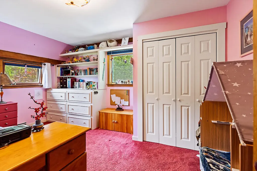 12 Perkins Lane Hallowell ME 04347